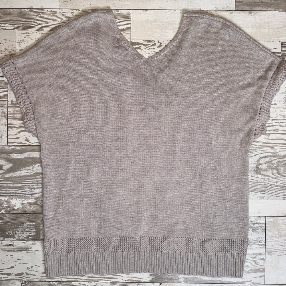 Joie Women’s 1X Short Sleeve Lightweight Knit Sweater Top‎ Beige Cotton V-Neck - Picture 9 of 10